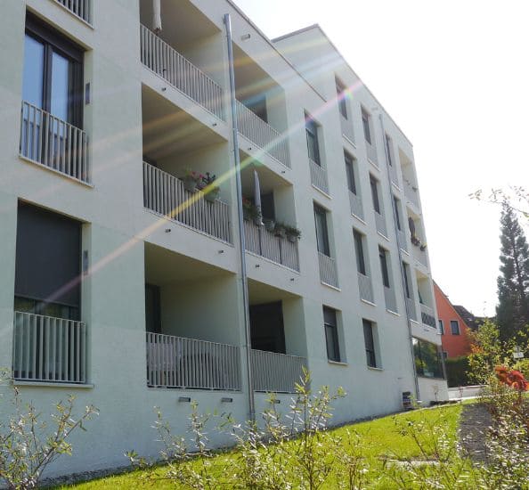 Außenaufnahme eines Mehrfamilienhauses
